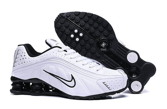 NIKE SHOX R4