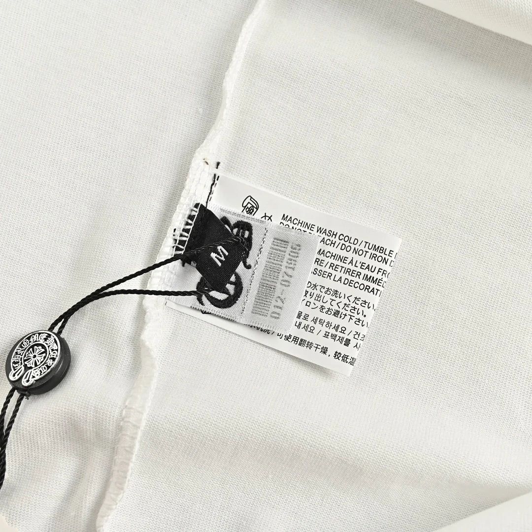 T-SHIRT BLANC AVEC COL ET PATCH CROIX CHROME HEARTS
