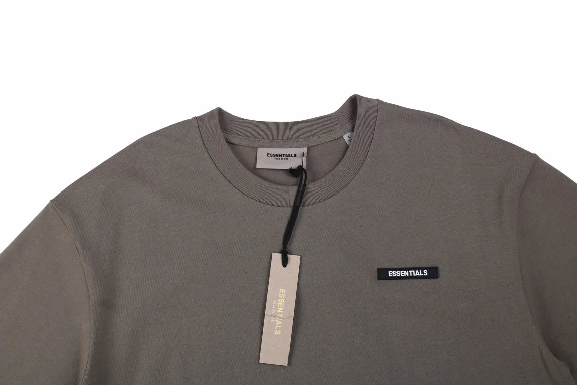 T-shirt avec logo Fear of God Essentials - Taupe