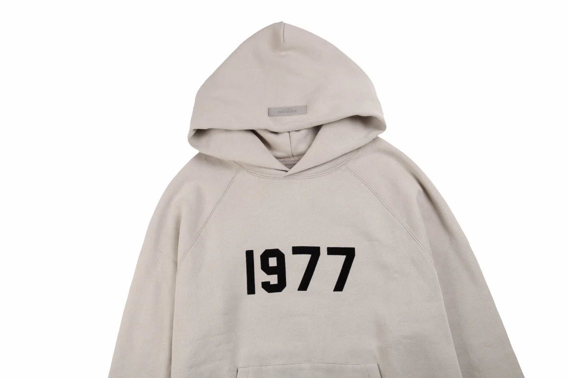 Sweat à capuche FEAR OF GOD ESSENTIALS « 1977 » gris pierre