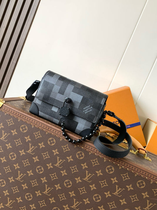 SACOCHE LOUIS VUITTON