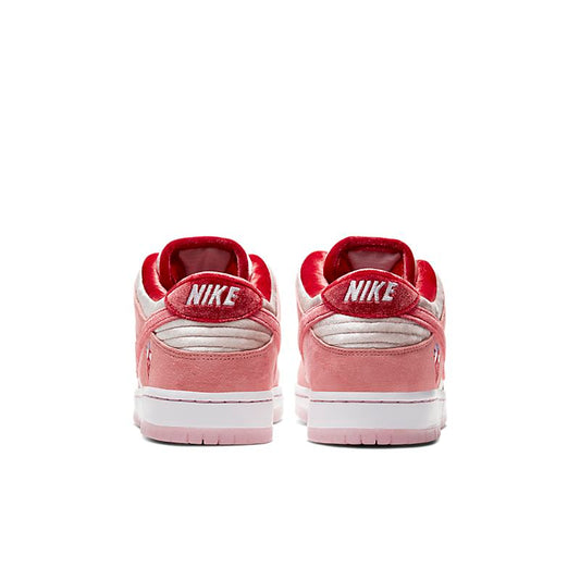 NIKE Dunk Low StrangeLove