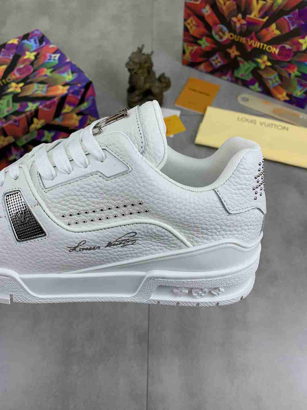 LOUIS VUITTON TRAINER 54