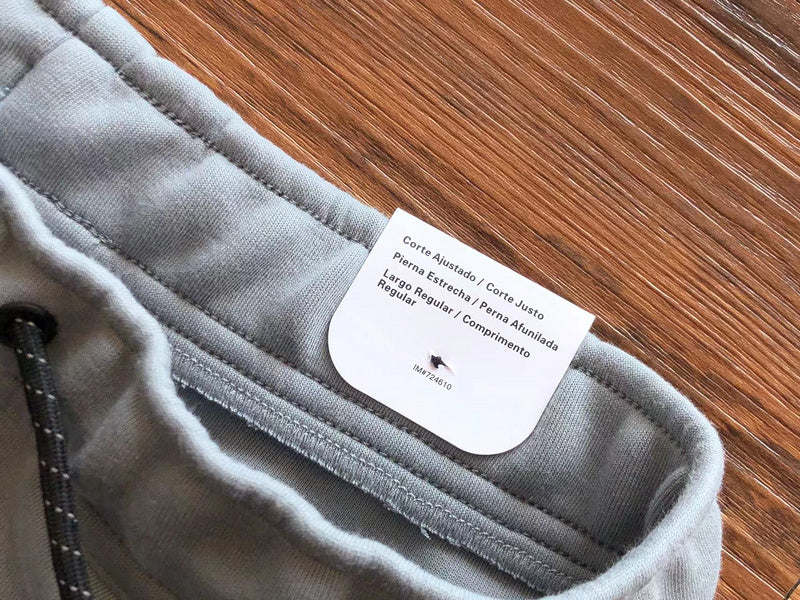 PANTALON NIKE TECH FLEECE x GRIS/BLANC