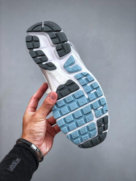 NIKE ZOOM Vomero 5