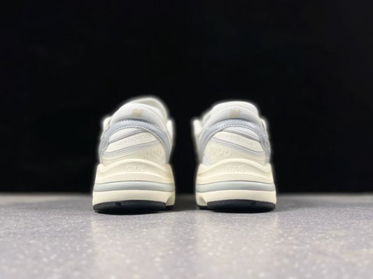 New Balance 1000AC1