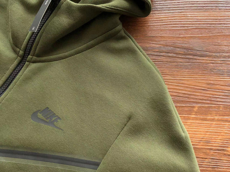 Sweat à capuche Nike Tech Fleece x Vert olive