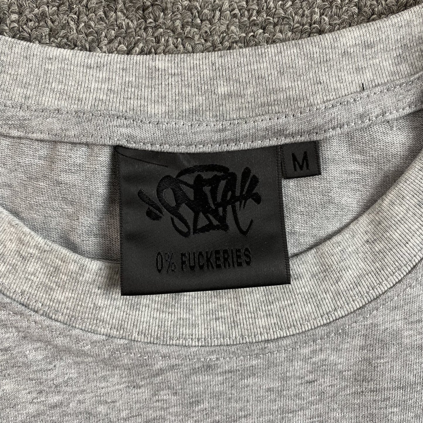 T-SHIRT SYNA WORLD GRIS