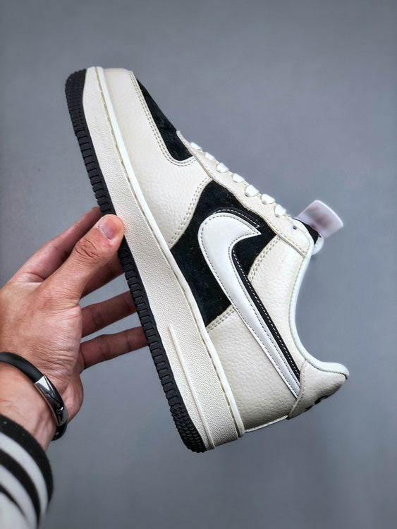 Nike Air Force 1 Low Supreme
