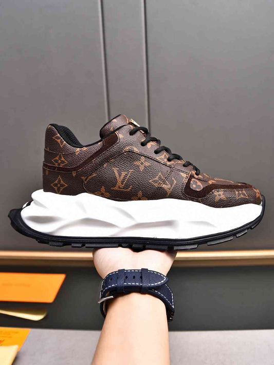 Sneaker LOUIS VUITTON CUIR MONOGRAME