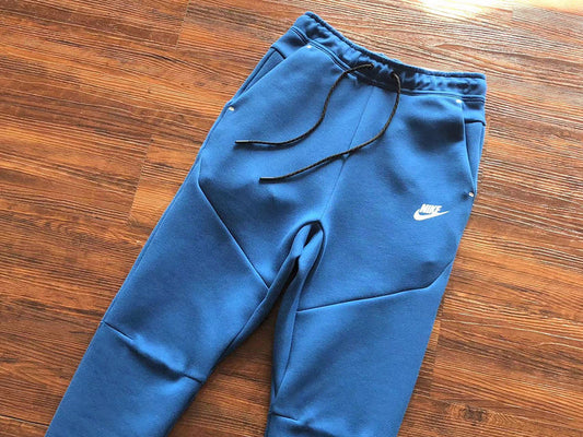 PANTALON NIKE TECH FLEECE x BLEU BLANC