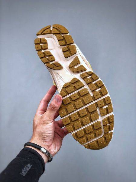 NIKE ZOOM Vomero 5