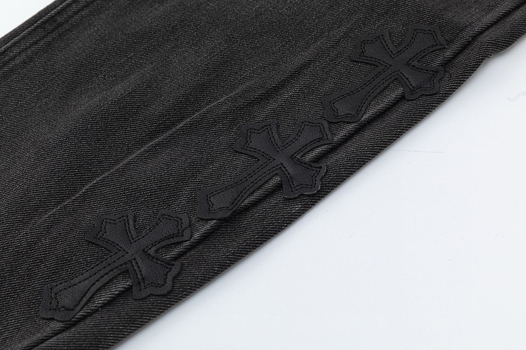 JEAN NOIR AVEC PATCH CROIX BLANCHE CHROME HEARTS