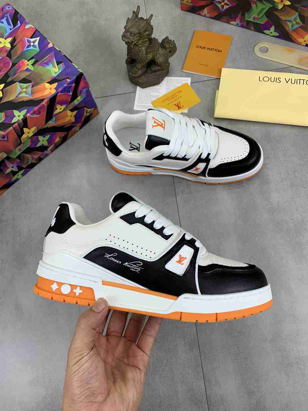 LOUIS VUITTON TRAINER 54