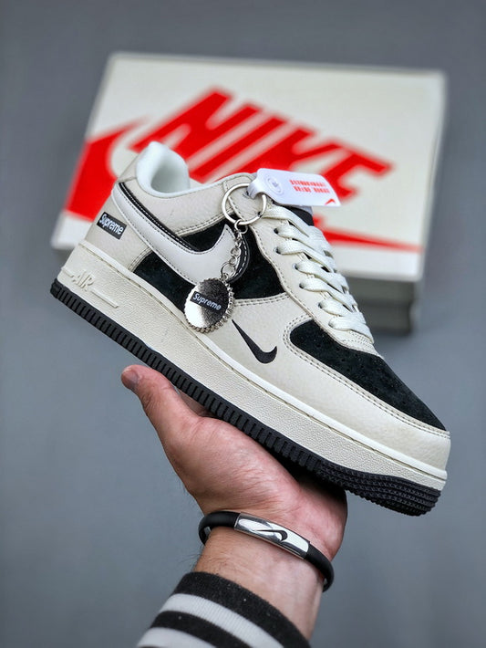 Nike Air Force 1 Low Supreme