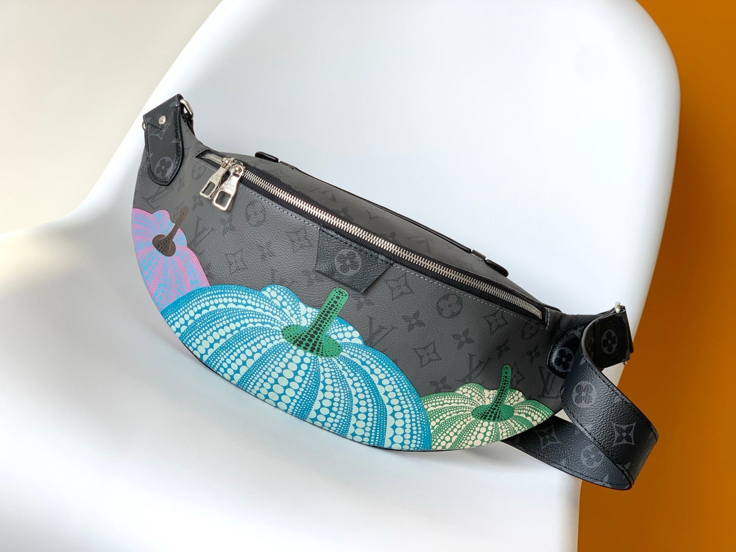 BANANE LOUIS VUITTON