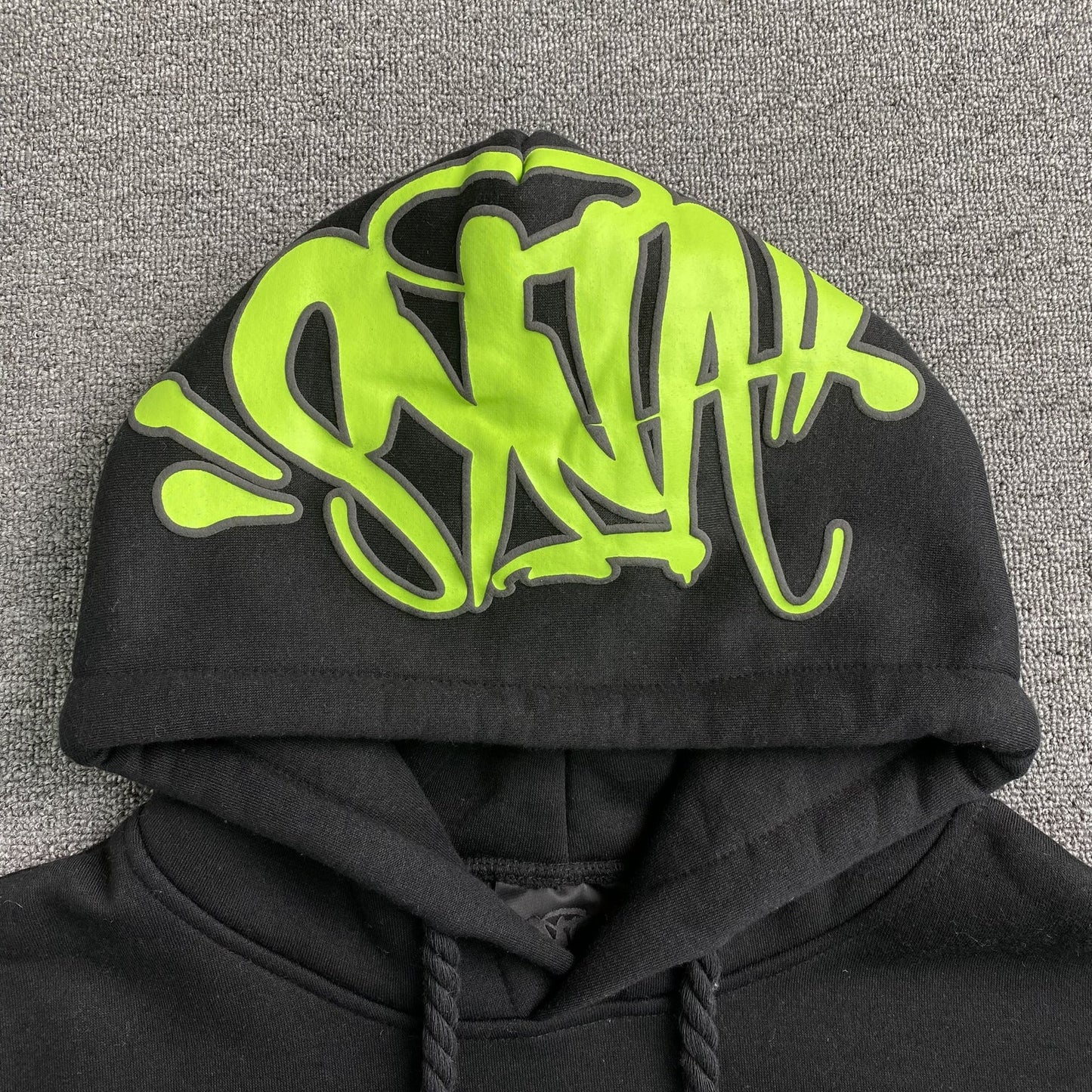 Sweat à capuche avec logo Syna World Hood noir