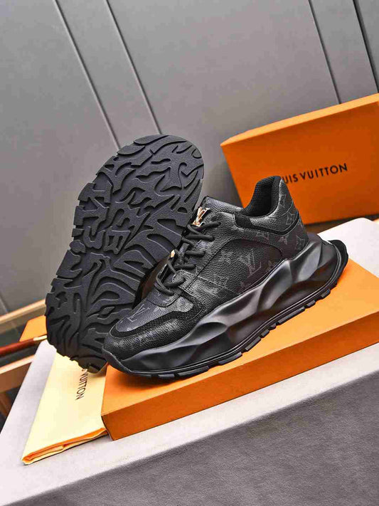 Sneaker LOUIS VUITTON CUIR NOIR MONOGRAME