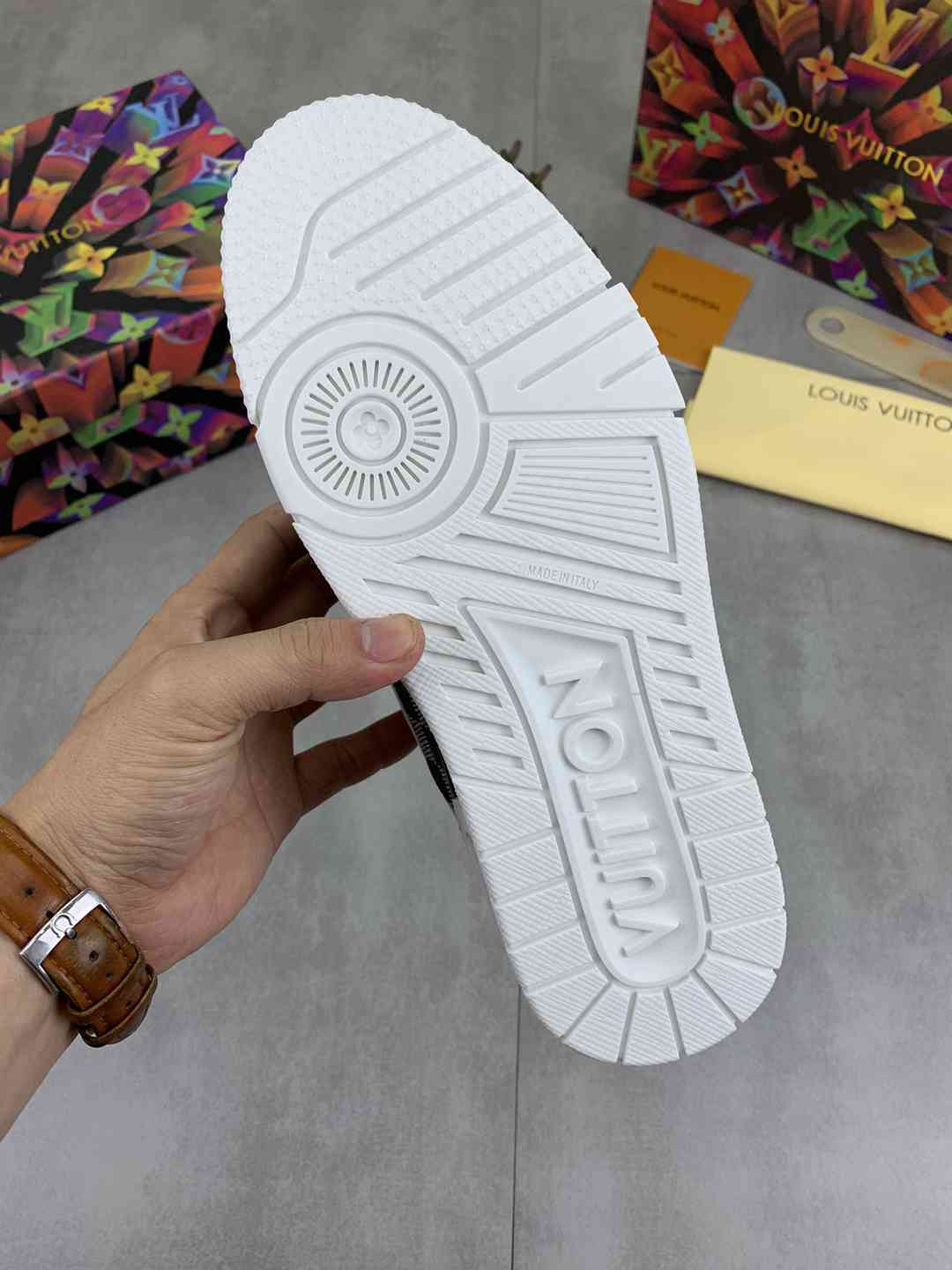 LOUIS VUITTON TRAINER 54