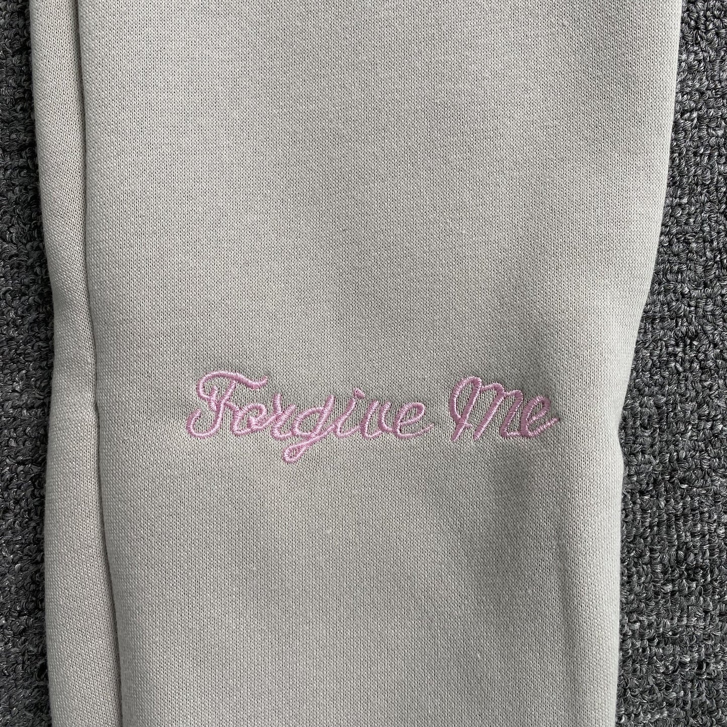 PANTALON DE SURVÊTEMENT SYNA WORLD LOGO SYNA GRIS ROSE