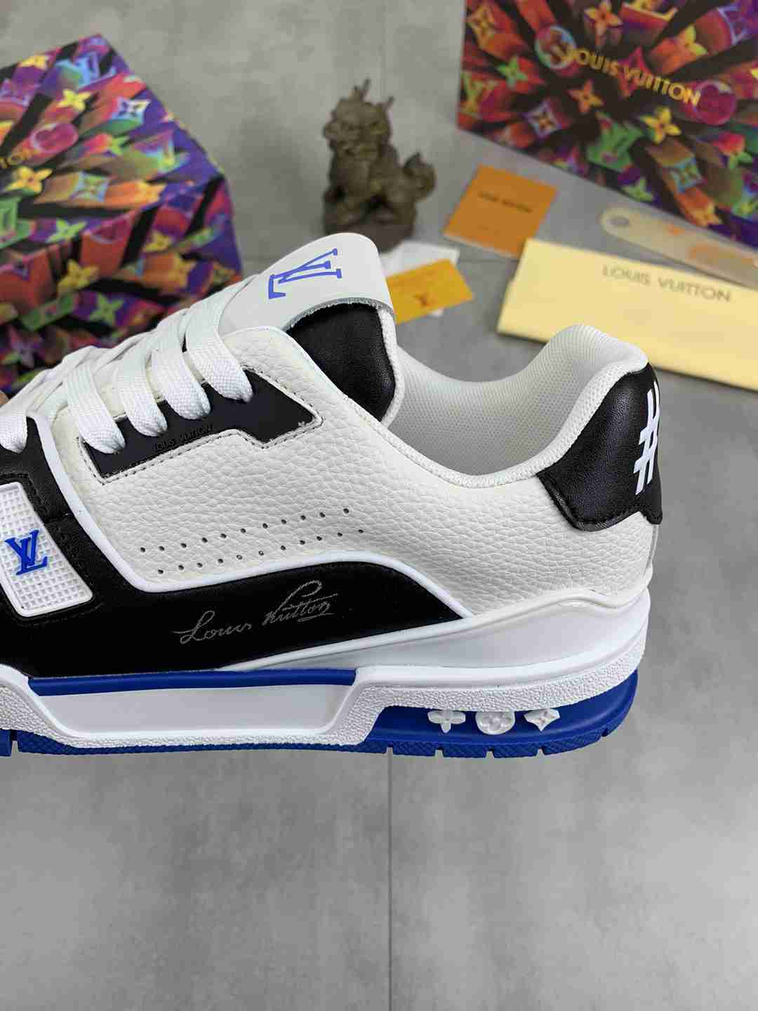 LOUIS VUITTON TRAINER 54