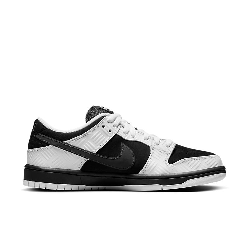 NIKE Dunk Low TIGHTBOOTH