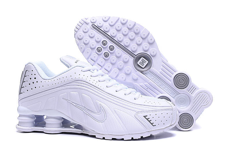 NIKE SHOX R4
