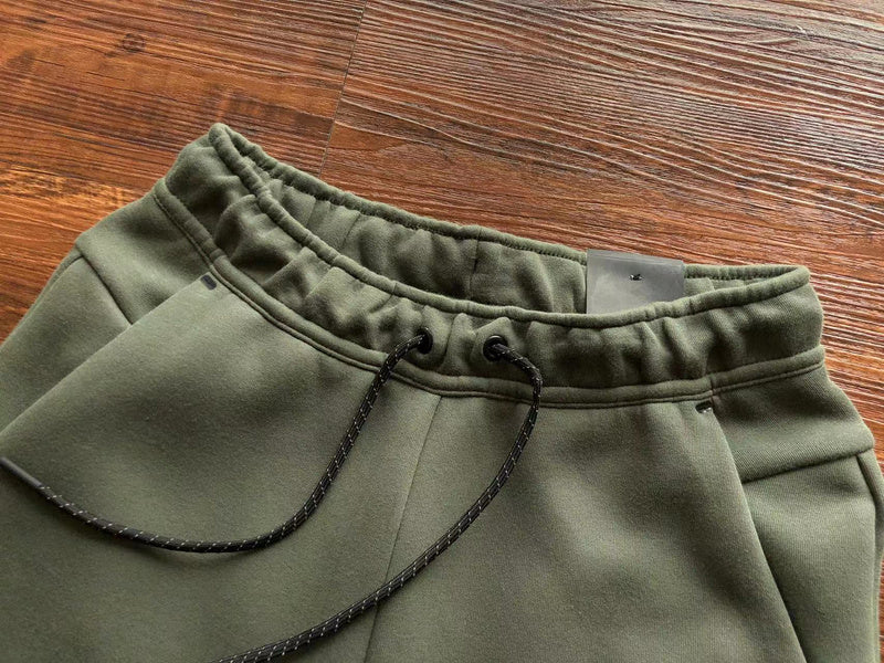 PANTALON NIKE TECH FLEECE x vert armée