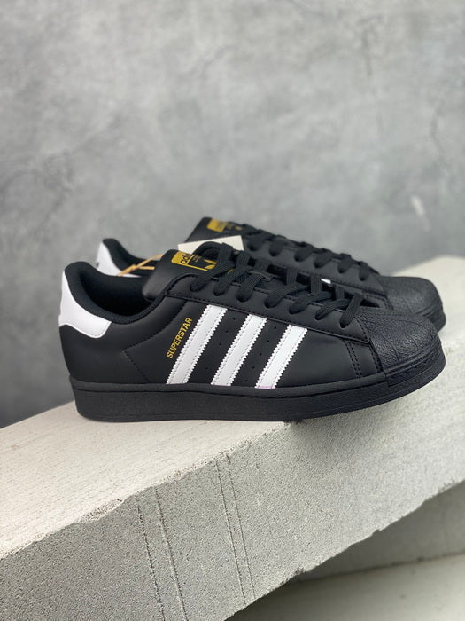 Adidas Superstar – Core Black / White Heel