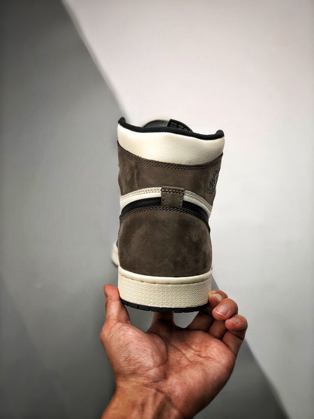 Air Jordan 1 Retro “Dark Mocha”