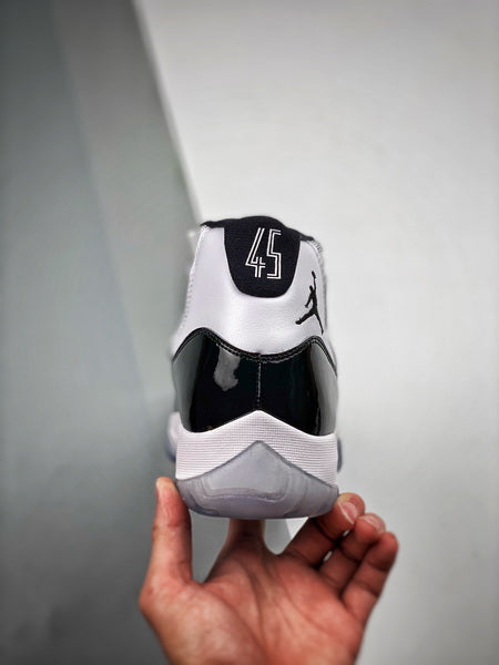 Air Jordan 11 "Concord"