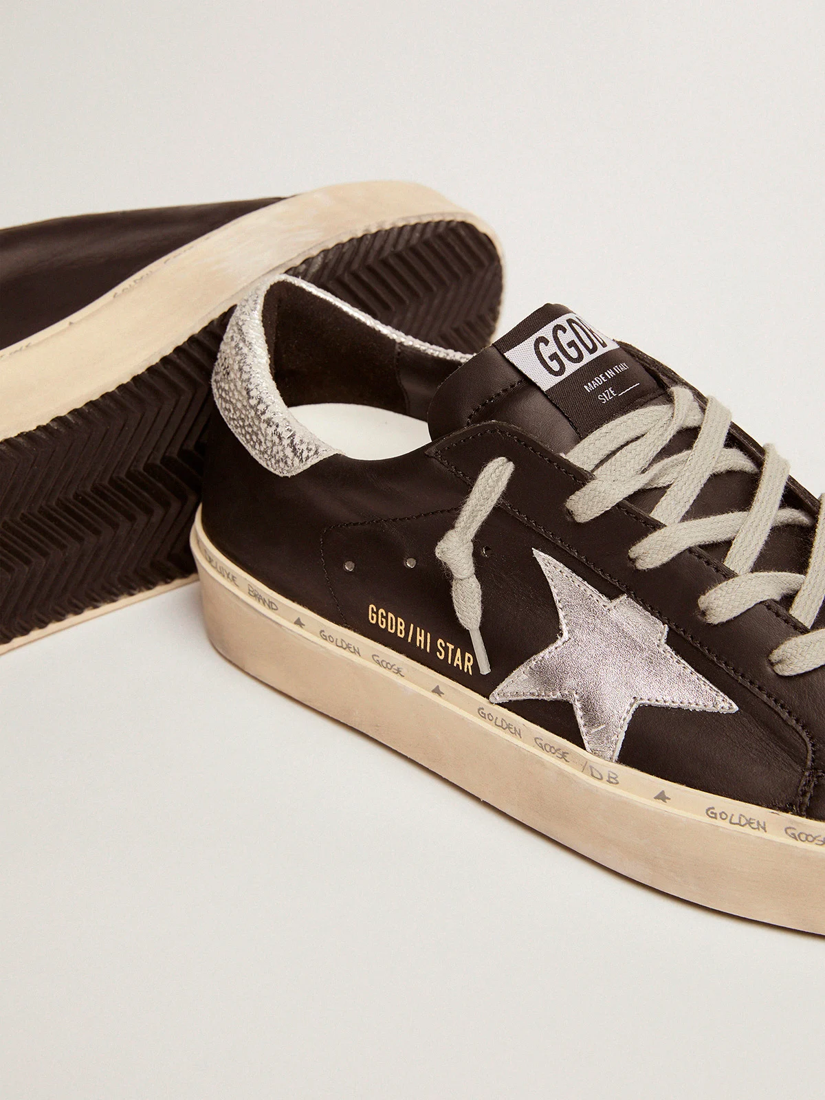 GOLDEN GOOSE Star Sneakers In Black Leather With Silver Laminated Leather Star