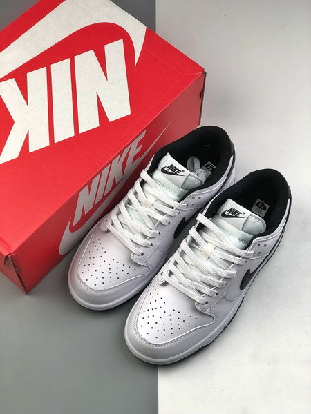 NIKE Dunk Low Retro Black and white