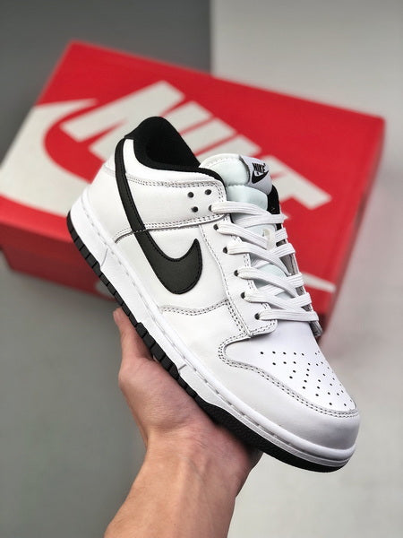 NIKE Dunk Low Retro Black and white