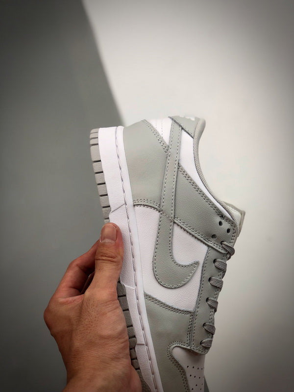 NIKE Dunk Low "Photon Dust"