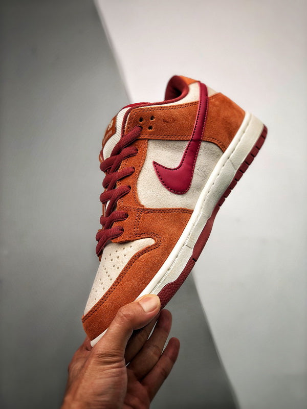NIKE Dunk Low "Russet Cedar"