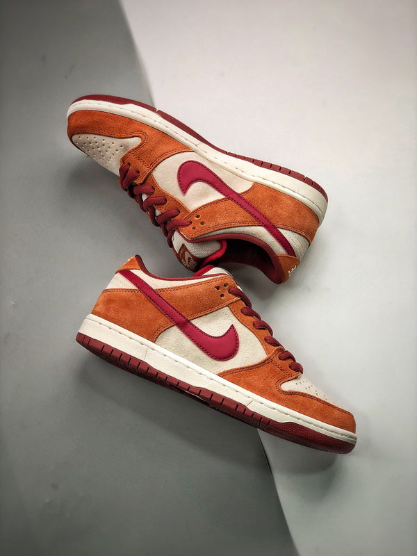 NIKE Dunk Low "Russet Cedar"