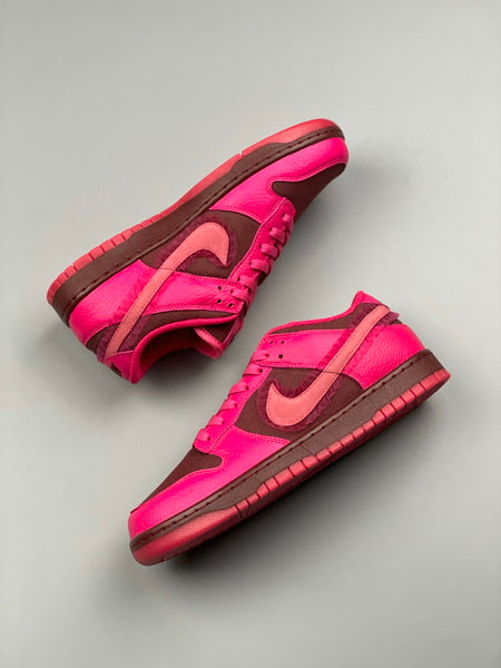 NIKE Dunk Low “Valentine’s Day” 2022