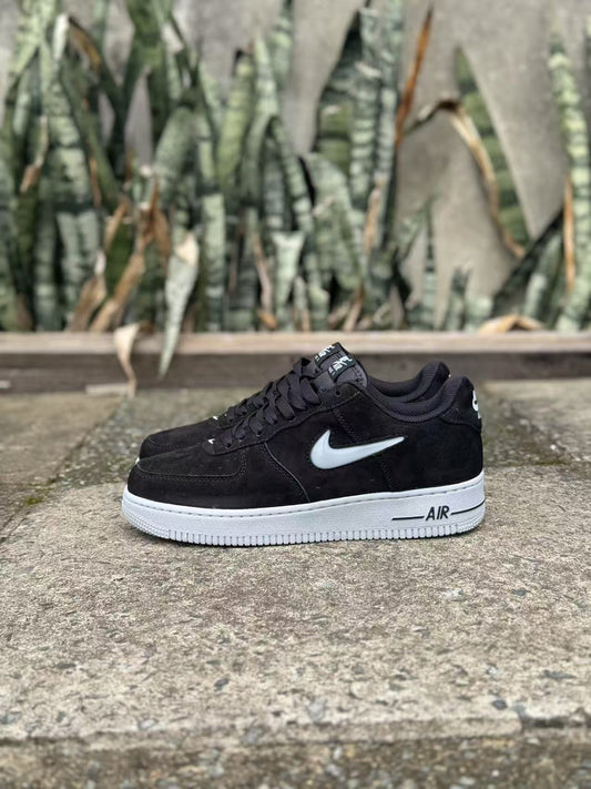 Nike Air Force 1 Low – Suede Black / Swoosh Chrome