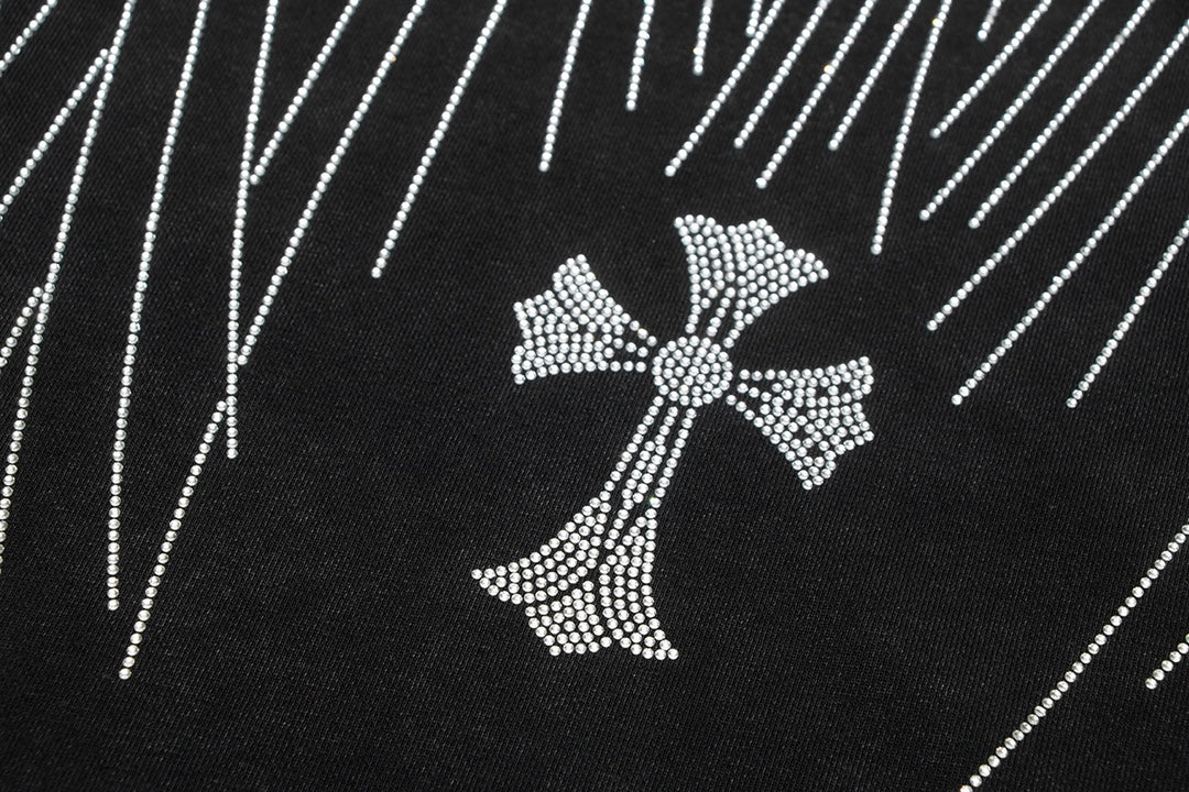 Sweat-shirt noir à motif cœurs chromés et strass