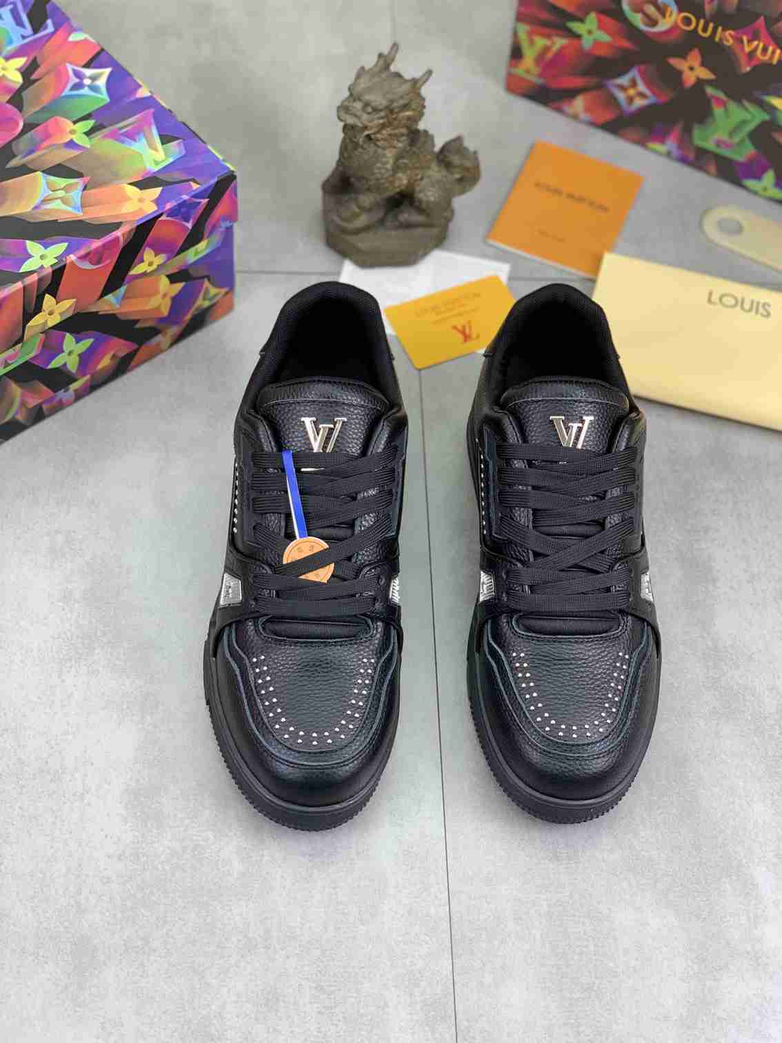 LOUIS VUITTON TRAINER 54