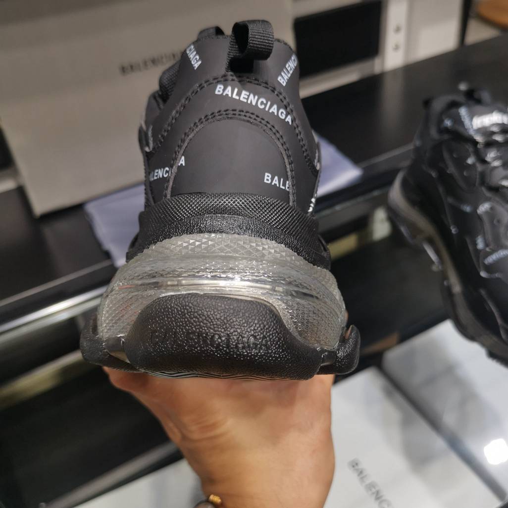 BALENCIAGA TRIPLE S x NOIRE