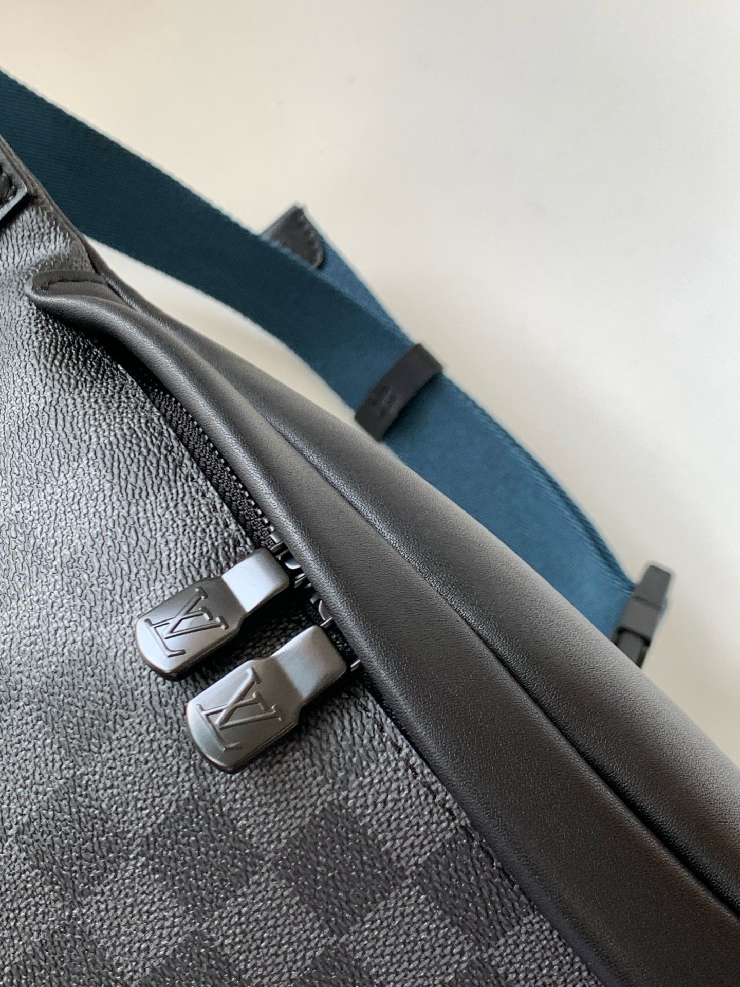 BANANE LOUIS VUITTON