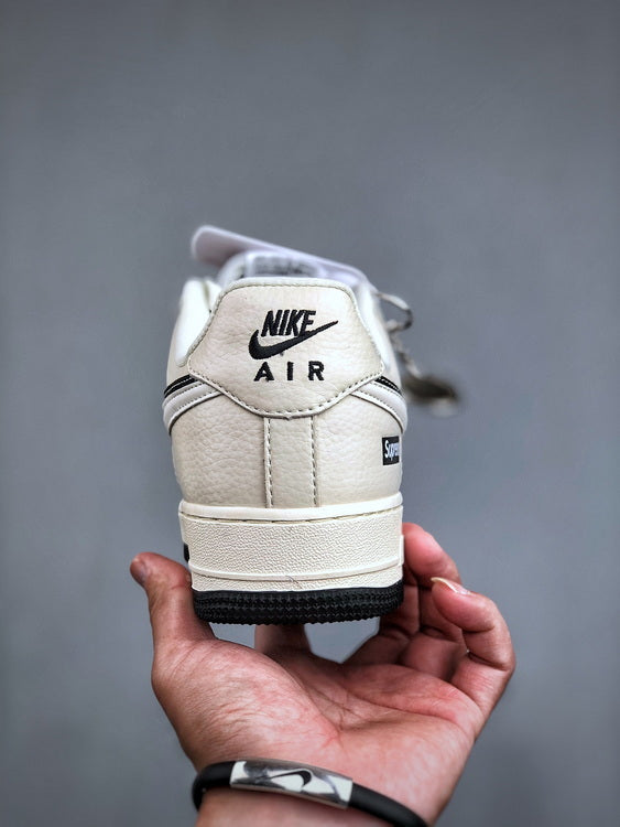 Nike Air Force 1 Low Supreme