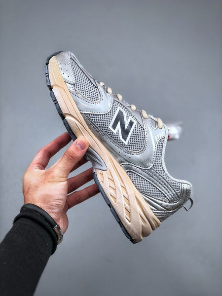 NEW BALANCE 530VS