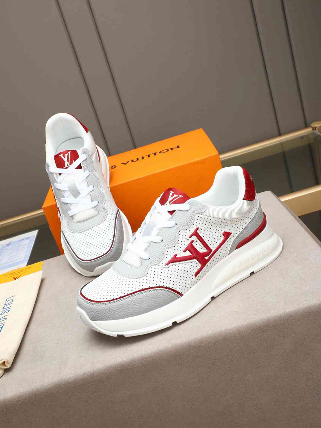 Sneaker LOUIS VUITTON BLANC LOGO ROUGE