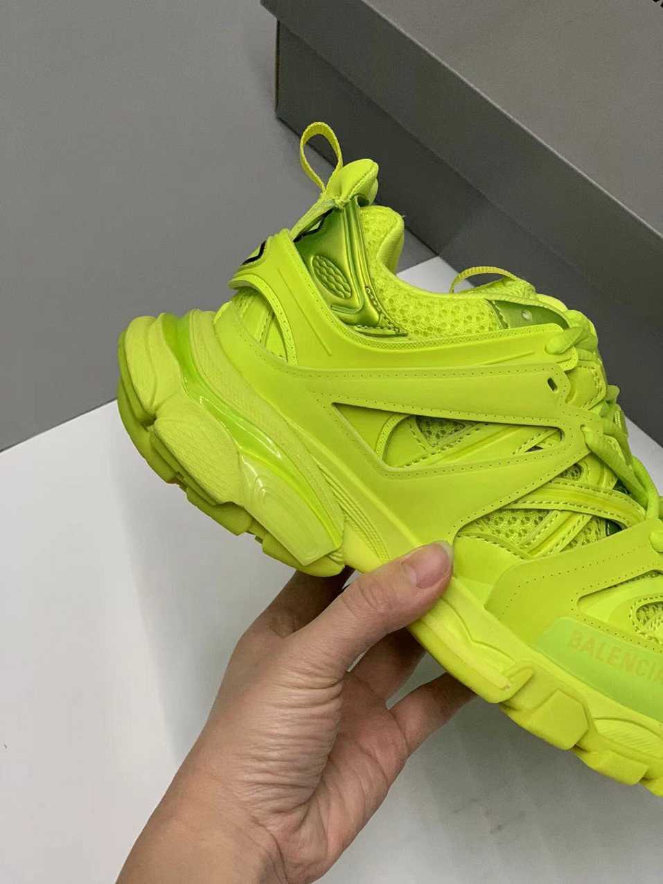 BALENCIAGA TRACK 3.0 x VERT