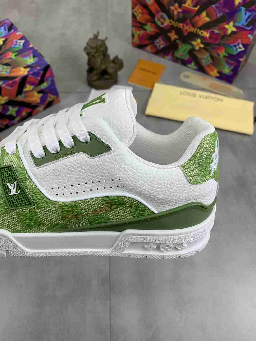 LOUIS VUITTON TRAINER 54