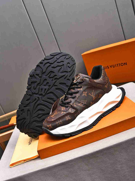 Sneaker LOUIS VUITTON CUIR MONOGRAME