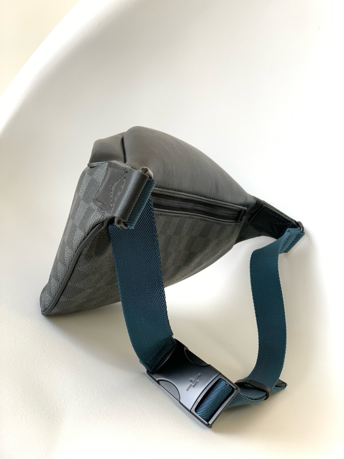 BANANE LOUIS VUITTON